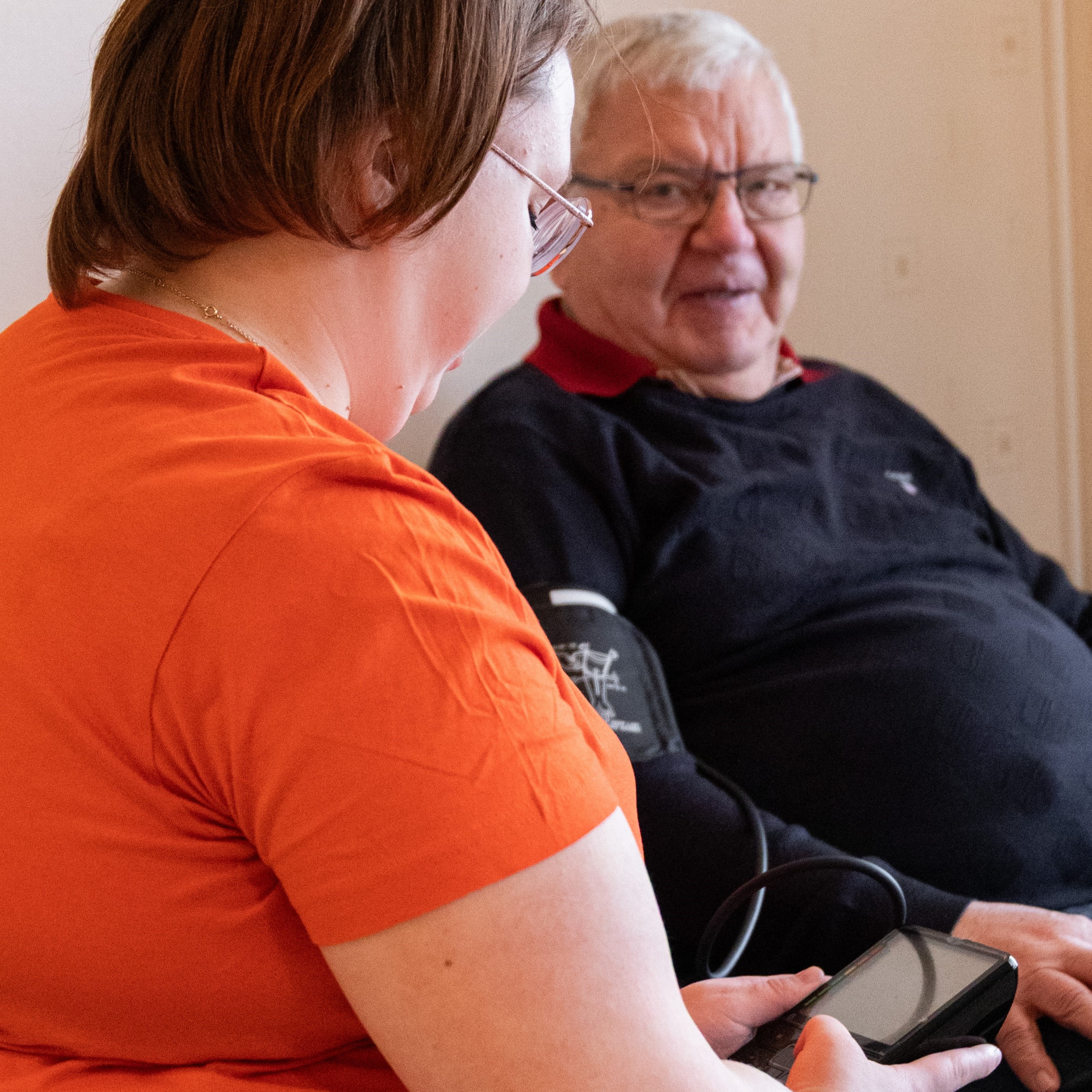 Kotihoiva verenpaineenmittaus