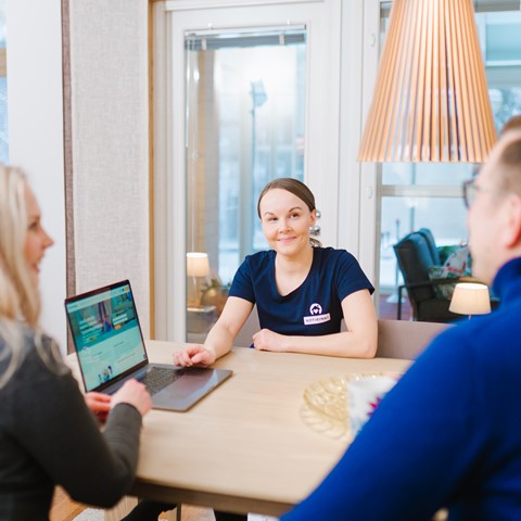 Säännöllisten siivouspalvelun esittely asiakkaille